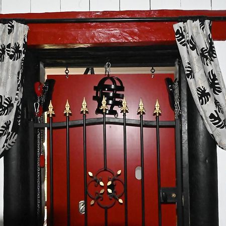Love Room Donjon Dol In Love Bdsm Дол-де-Бретан Екстериор снимка